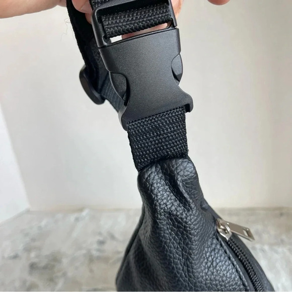 Queen Leather Fanny Pack - Picture 11 of 13